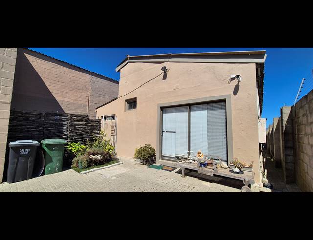29,000M² INDUSTRIAL YARD FOR SALE IN CAPE FARMS
